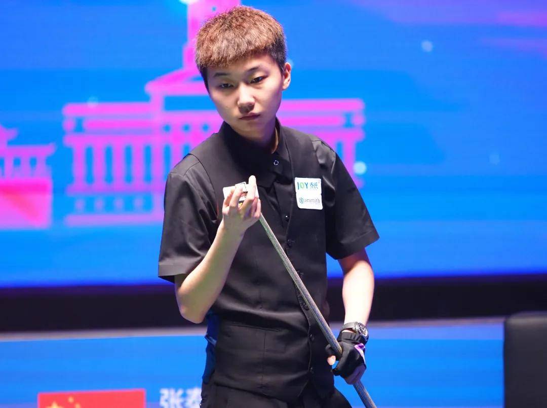 表现出了压 表现出了压