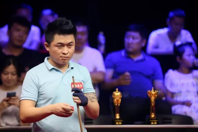 詹姆斯初入 詹姆斯初入