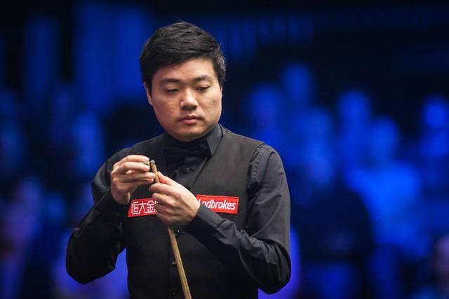 刘钰稳居前 刘钰稳居前